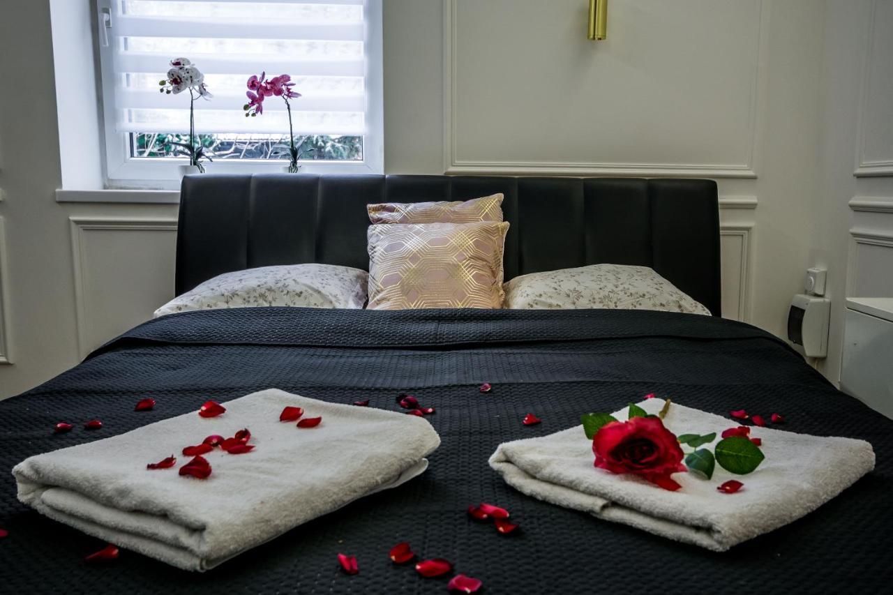 Zamoyskiego Jacuzzi Apartment Krasków Eksteriør bilde