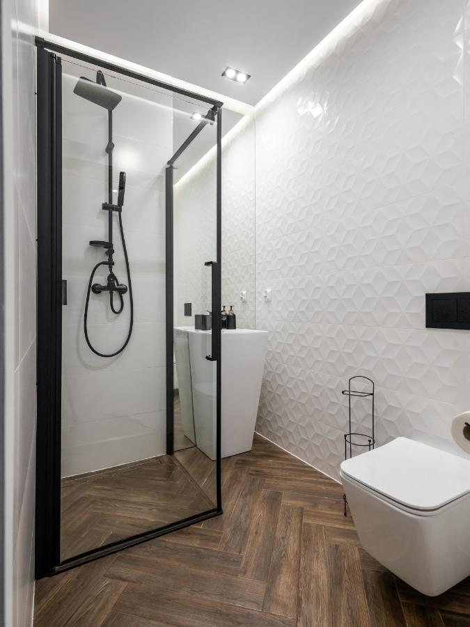 Zamoyskiego Jacuzzi Apartment Krasków Eksteriør bilde