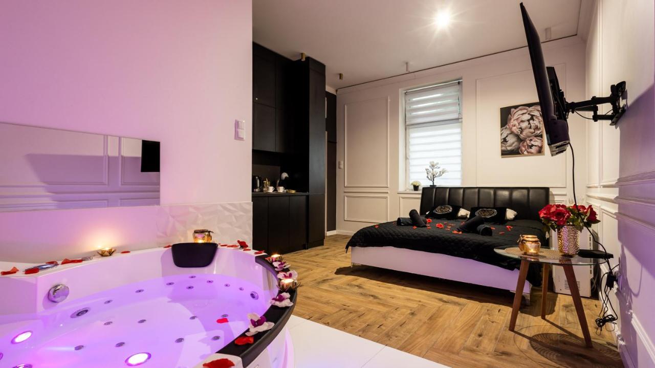 Zamoyskiego Jacuzzi Apartment Krasków Eksteriør bilde